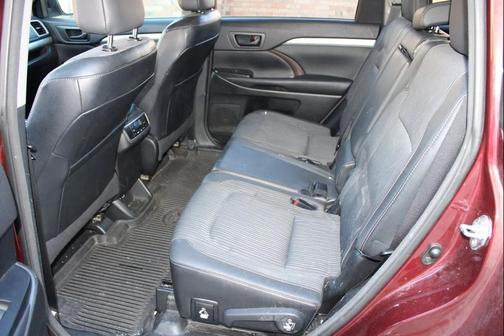 2015 Toyota Highlander LE