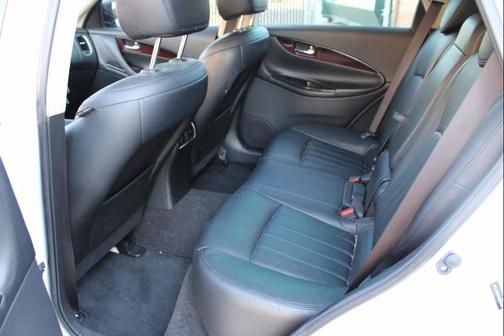 2017 INFINITI QX50 Base