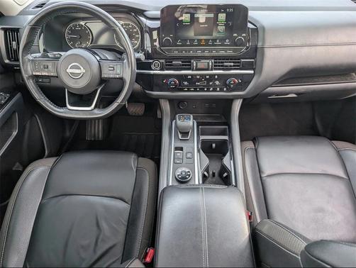 2022 Nissan Pathfinder SL 4WD