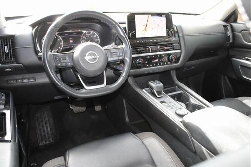 2022 Nissan Pathfinder SL 4WD