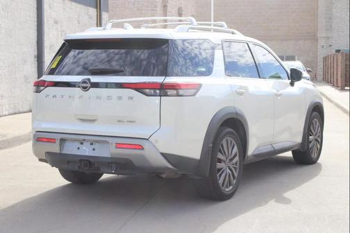2022 Nissan Pathfinder SL 4WD