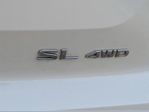 2022 Nissan Pathfinder SL 4WD