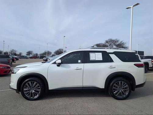 2022 Nissan Pathfinder SL 4WD