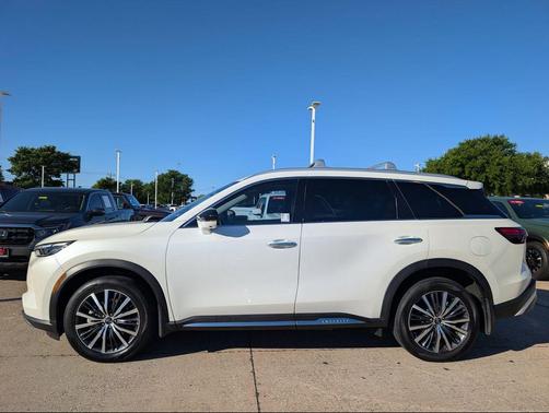 Majestic White 2025 INFINITI QX60 SENSORY