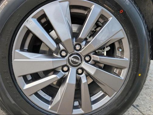 2024 Nissan Pathfinder SV FWD