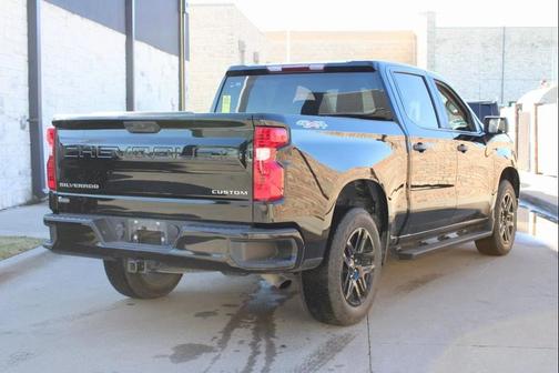 2023 Chevrolet Silverado 1500 Custom