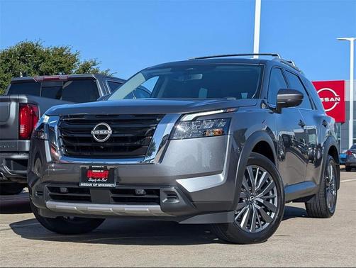 2025 Nissan Pathfinder SL FWD