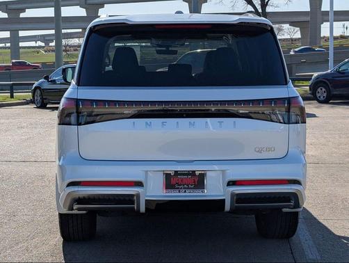 2025 INFINITI QX80 Luxe