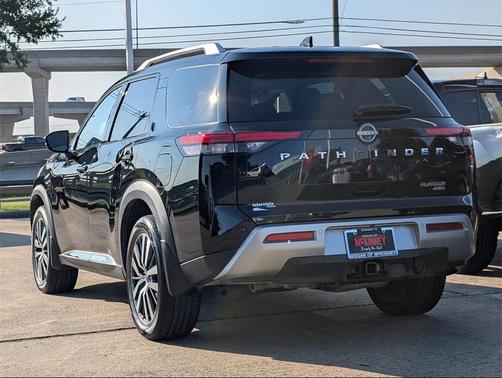 2022 Nissan Pathfinder Platinum 4WD