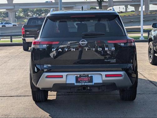 2022 Nissan Pathfinder Platinum 4WD