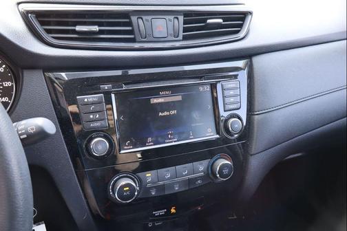 Brilliant Silver 2018 Nissan Rogue S