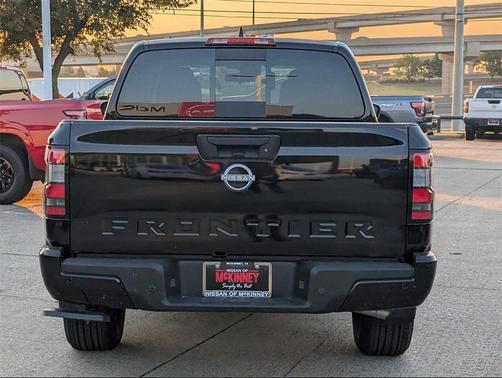 2025 Nissan Frontier SV