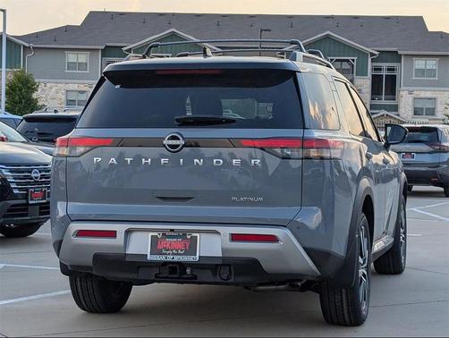 2025 Nissan Pathfinder Platinum FWD