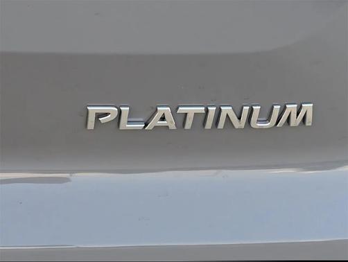 2025 Nissan Pathfinder Platinum FWD