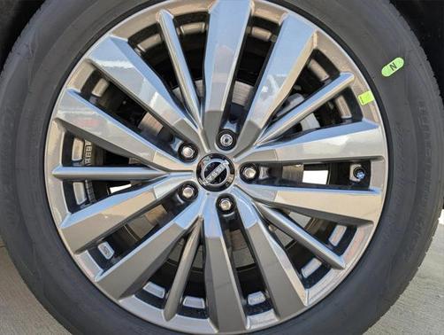 2025 Nissan Pathfinder SL FWD