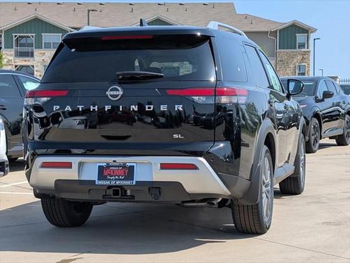 2025 Nissan Pathfinder SL FWD