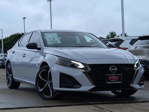 2025 Nissan Altima SR FWD