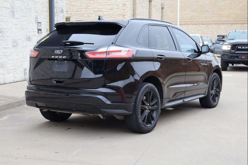 Agate Black Metallic 2024 Ford Edge ST Line