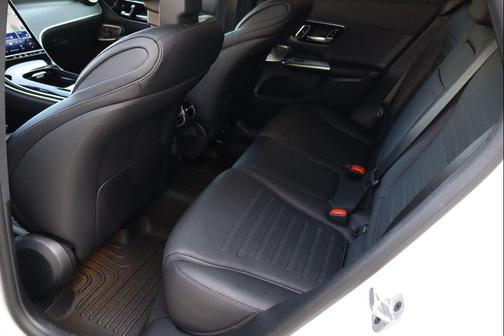 Polar White 2025 Mercedes-Benz GLC 300 Base