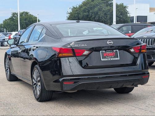 Super Black 2025 Nissan Altima 2.5 SV