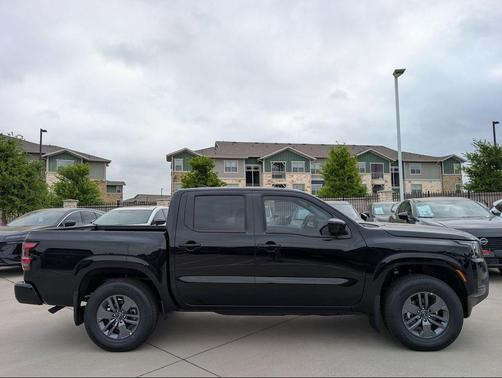 Super Black 2026 Nissan Frontier SV