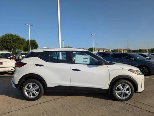 2025 Nissan Kicks S