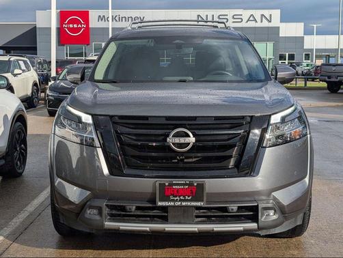 Gun Metallic 2024 Nissan Pathfinder SL FWD