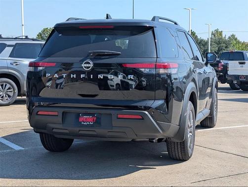 2025 Nissan Pathfinder SV FWD