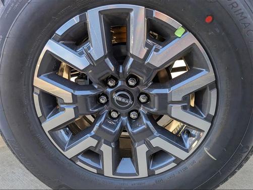 2025 Nissan Frontier SL