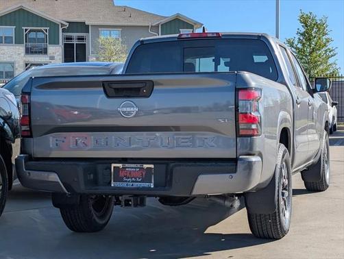 2025 Nissan Frontier SL