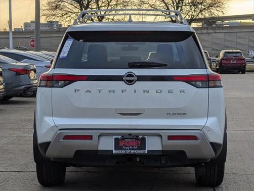 2025 Nissan Pathfinder Platinum FWD