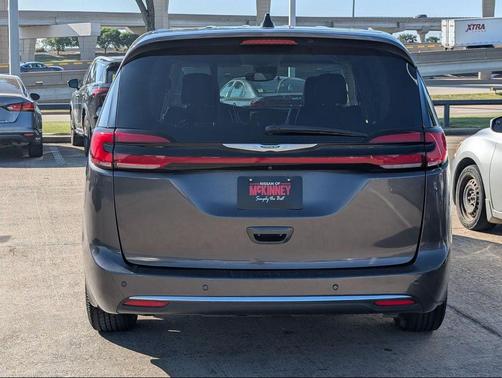 Crystal Metallic 2023 Chrysler Pacifica Touring L