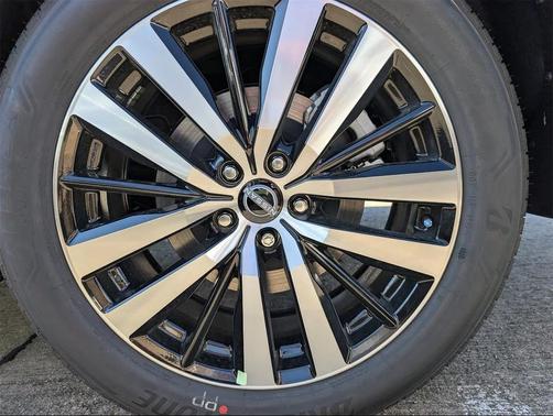 2025 Nissan Pathfinder Platinum FWD