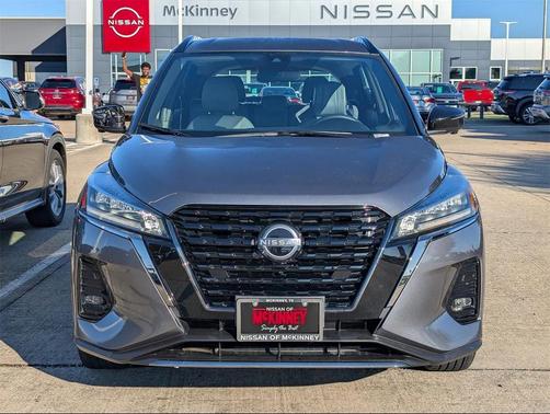 2023 Nissan Kicks SR