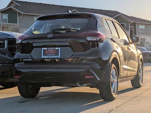 2025 Nissan Kicks S