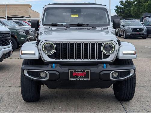 Silver Zynith Clearcoat 2024 Jeep Wrangler 4xe Sahara