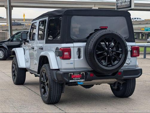 Silver Zynith Clearcoat 2024 Jeep Wrangler 4xe Sahara
