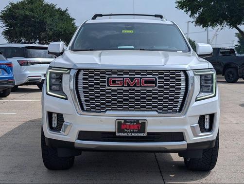 White Frost Tricoat 2022 GMC Yukon XL Denali