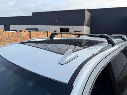 White Frost Tricoat 2022 GMC Yukon XL Denali