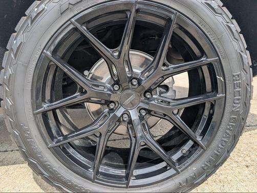 White Frost Tricoat 2022 GMC Yukon XL Denali