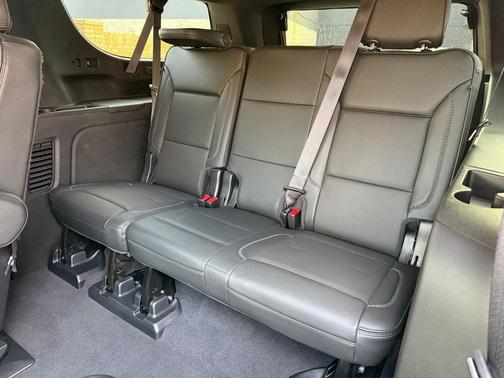 White Frost Tricoat 2022 GMC Yukon XL Denali