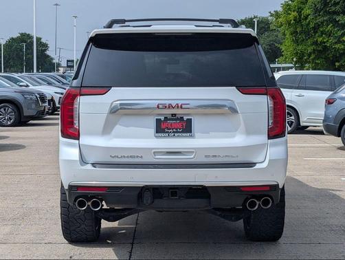 White Frost Tricoat 2022 GMC Yukon XL Denali