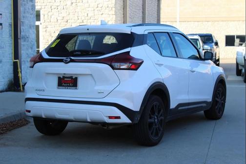 2023 Nissan Kicks SR