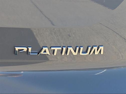 2025 Nissan Pathfinder Platinum FWD