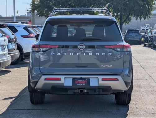 2025 Nissan Pathfinder Platinum FWD