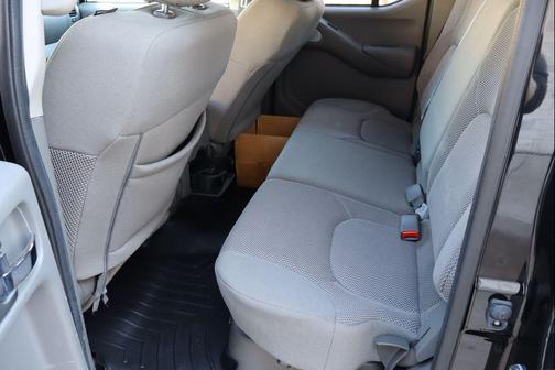 Magnetic Black Pearl 2020 Nissan Frontier SV