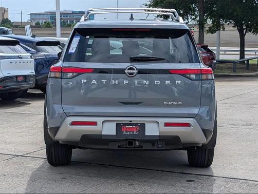 2025 Nissan Pathfinder Platinum FWD