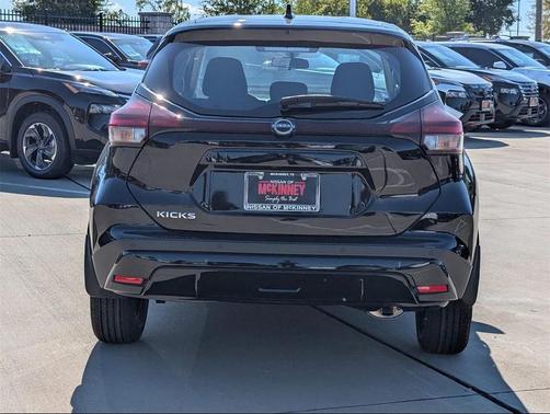 2025 Nissan Kicks S