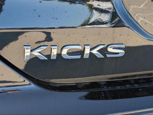 2025 Nissan Kicks S