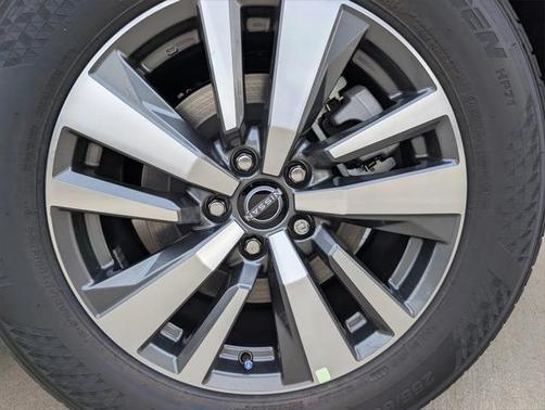 2025 Nissan Pathfinder SL 4WD
